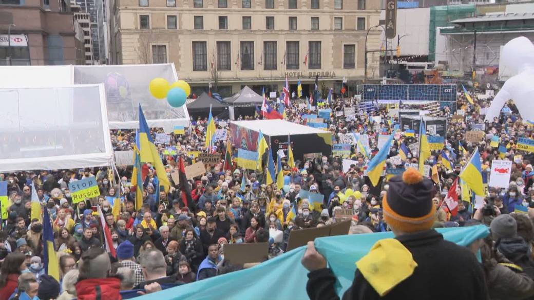 I-click upang i-play ang video: 'Higit sa 1,000 rally laban sa pagsalakay ng Russia sa Ukraine sa Downtown Vancouver'