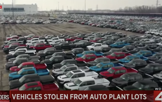 Ang Detroit Car Thieves ay Target ng Sariling Stock ng Mga Automaker
