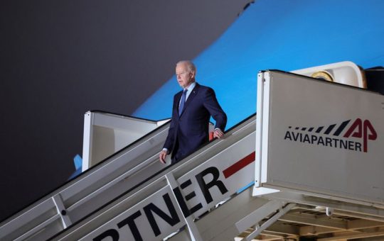 Dumating si Biden sa Europa sa gitna ng pagtatalo sa mga parusa sa enerhiya sa Russia