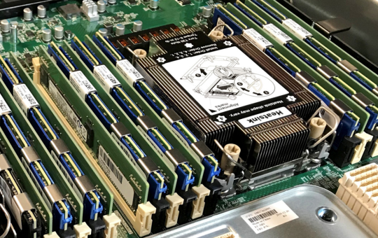 Hinahayaan ng Bagong Platform ang Mga GPU at FPGA na Gumamit ng Mga Intel Optane Memory Module