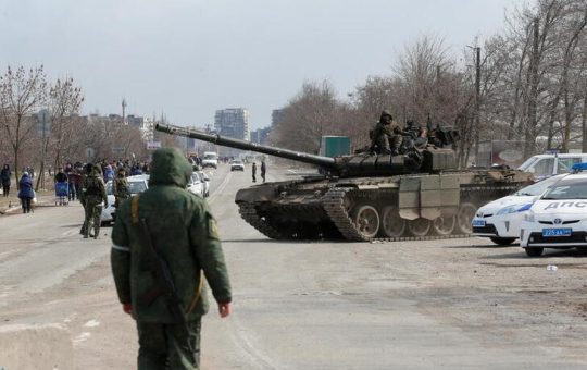 Hinihiling ng Russia ang mga pwersang Ukrainian na maglagay ng armas sa Mariupol