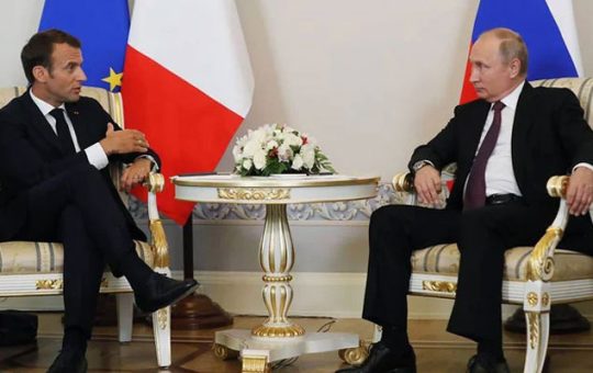 Tatawagan ni French President Emmanuel Macron si Vladimir Putin ng Russia para talakayin ang Ukraine sa Linggo.  Larawan: file