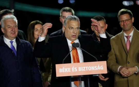 Ang nasyonalistang Orban ay nakakuha ng landslide na tagumpay sa Hungary