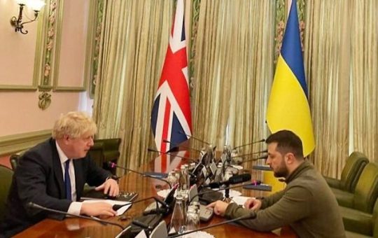 Nakipagpulong ang Punong Ministro ng Britanya na si Boris Johnson sa Pangulo ng Ukraine na si Volodymyr Zelensky sa Kyiv, noong Abril 9, 2022. — Ministri ng Panlabas ng Ukraine