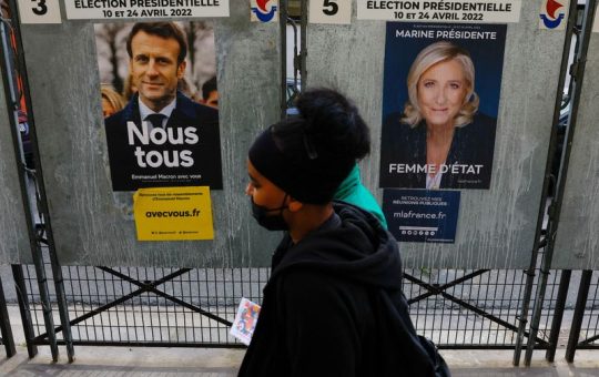 Sina Macron at Le Pen ng France ay patungo sa ikalawang round ng halalan sa Abril 24