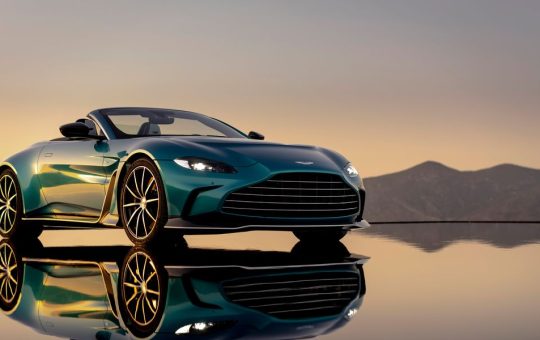 Binuo ng Aston Martin ang Nakamamanghang V12 Vantage Roadster Sinabi Nito na Hindi Ito Gusto
