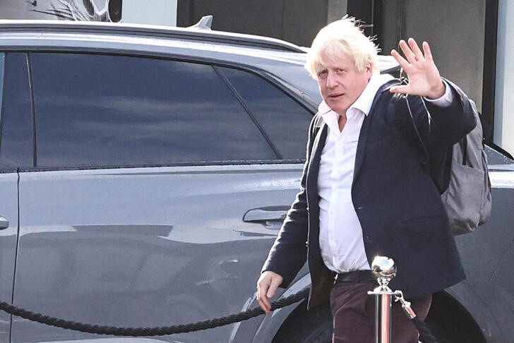 Johnson ay bumaba sa karera para sa British prime minister;  Paborito manalo si Sunak