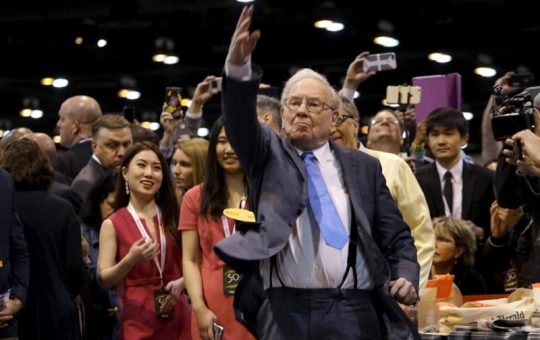 Warren Buffett: Ang 6 na bahagi ng 80% ng kanyang portfolio. Gabay sa bagyo?