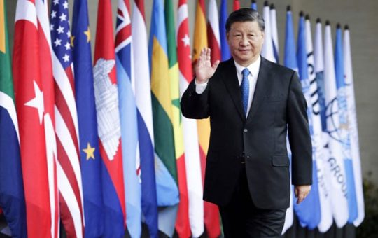 Dumating si Chinas President Xi Jinping para sa G20 leaders summit sa Nusa Dua, sa Indonesian resort island ng Bali noong Nobyembre 15, 2022. — AFP/File