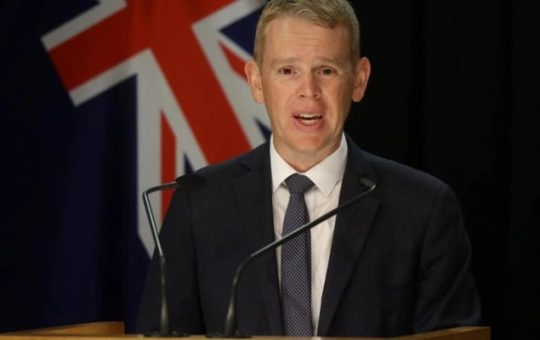 Si Chris Hipkins ay manumpa bilang bagong punong ministro ng New Zealand sa Miyerkules pagkatapos ng shock na pagbibitiw ni Jacinda Arderns.  Pinuna ni Hipkins ang kasuklam-suklam na pagtrato na tiniis ni Ardern.  — AFP/File