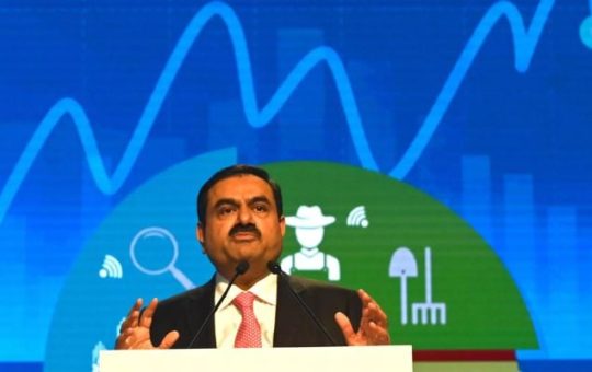 Ang Tycoon Gautam Adani ay may malapit na kaugnayan kay Punong Ministro Narendra Modi.— AFP/file