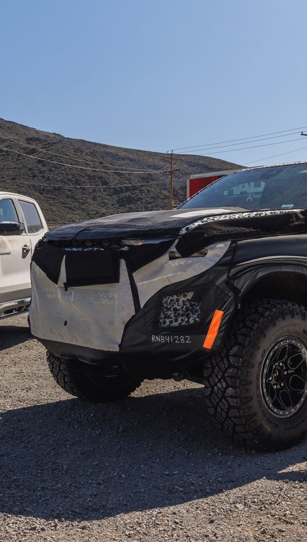 preview para sa Get a Good Look at Chevy's ZR2 Bison Pickup Prototype