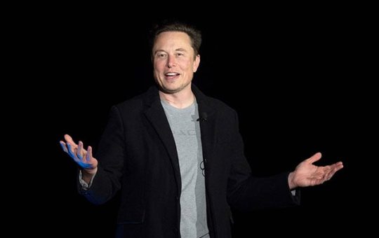 Sa file na larawang ito na kuha noong Pebrero 10, 2022, nagsalita si Elon Musk sa isang press conference sa pasilidad ng Starbase ng SpaceX malapit sa Boca Chica Village sa South Texas.  AFP