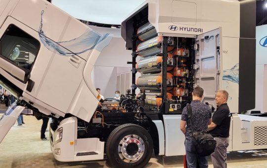hyundai xcient fuel cell tractor