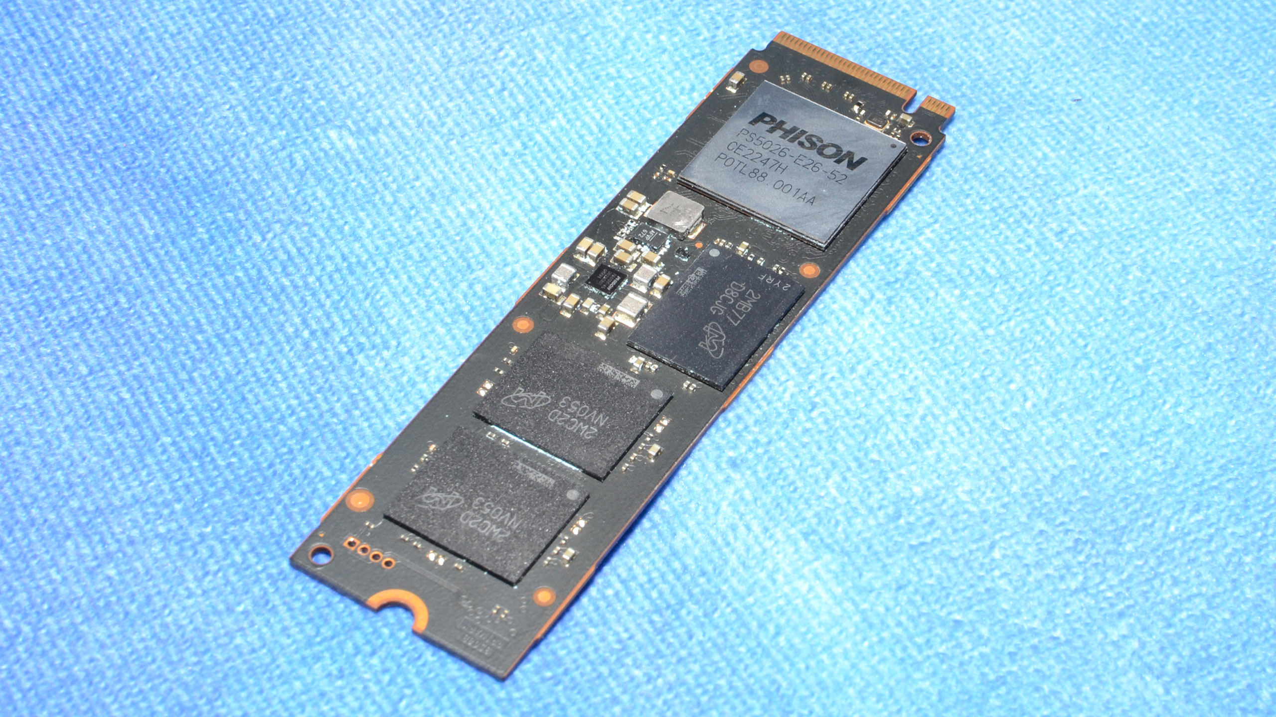 Mahalagang T700 SSD