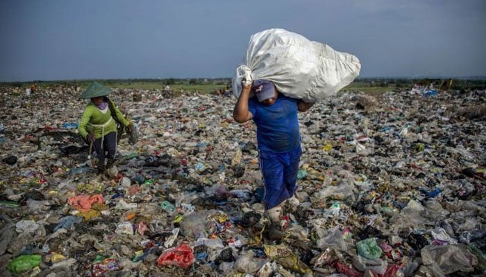 Nilalayon ng UN na bawasan ang plastic polusyon ng 80% sa 2040. —AFP
