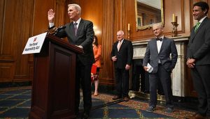 Tinapos ni US House Speaker Kevin McCarthy (R-CA) ang isang press conference sa Rayburn Room kasunod ng pagboto ng Kamara sa Fiscal Responsibility Act sa US Capitol sa Washington, DC noong Mayo 31, 2023. AFP