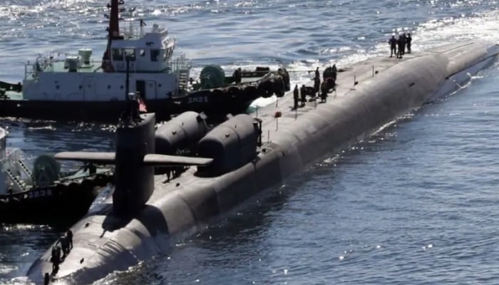 Isang imahe ng USS Michigan, isang nuclear-powered na US Navy submarine, na darating sa daungan ng Busan noong Oktubre 2017 — AFP/Files